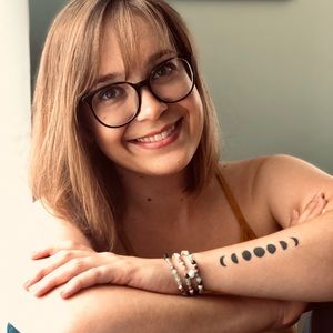 Meet your Posher, Abi